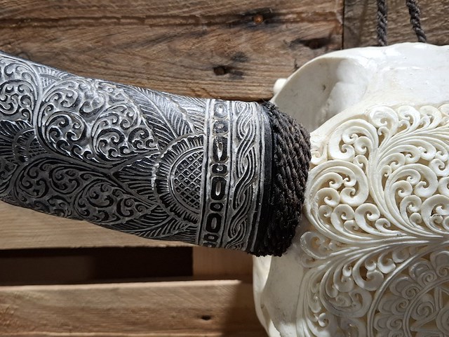 Xxl hand gegraveerde buffalo schedel, 2024 - afbeelding 3 van  12