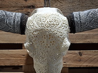 Xxl hand gegraveerde buffalo schedel, 2024 - afbeelding 8 van  12