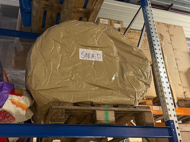 Xxl springkussen met glijbaan (snoep thema) - afbeelding 2 van  8