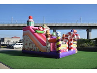 Xxl springkussen met glijbaan (snoep thema) - afbeelding 5 van  8