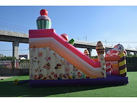 Xxl springkussen met glijbaan (snoep thema) - afbeelding 6 van  8