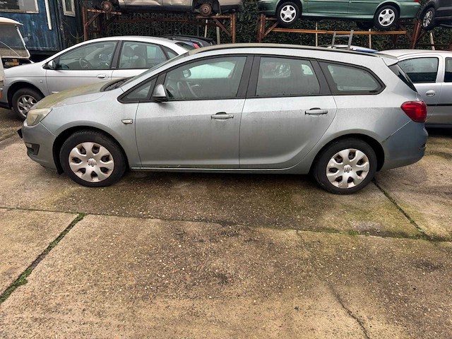 Xxxxopel astra sports tourer 1.3 cdti s/s cosmo pg-615-g - afbeelding 9 van  13