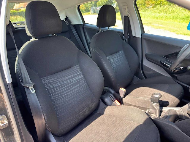 Xxxxpeugeot 208 1.2 puretech active, g-283-ft - afbeelding 15 van  15