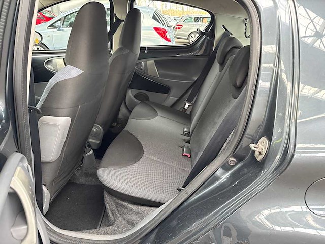 Xxxxtoyota aygo 1.0-12v, 10-tg-lb - afbeelding 2 van  5