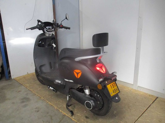 Yadea - bromscooter - m6l - e-scooter - afbeelding 2 van  12