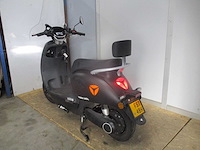 Yadea - bromscooter - m6l - e-scooter - afbeelding 2 van  12