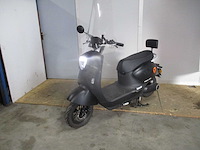 Yadea - bromscooter - m6l - e-scooter - afbeelding 6 van  12
