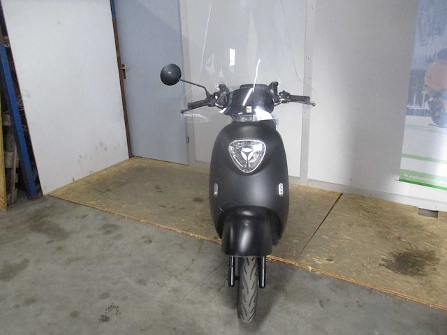 Yadea - bromscooter - m6l - e-scooter - afbeelding 7 van  12