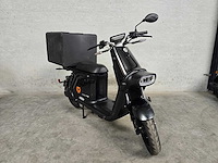 Yadea - bromscooter - y1s - brommer - afbeelding 2 van  5