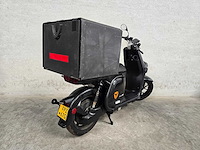 Yadea - bromscooter - y1s - brommer - afbeelding 3 van  5