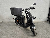 Yadea - bromscooter - y1s - brommer - afbeelding 4 van  8