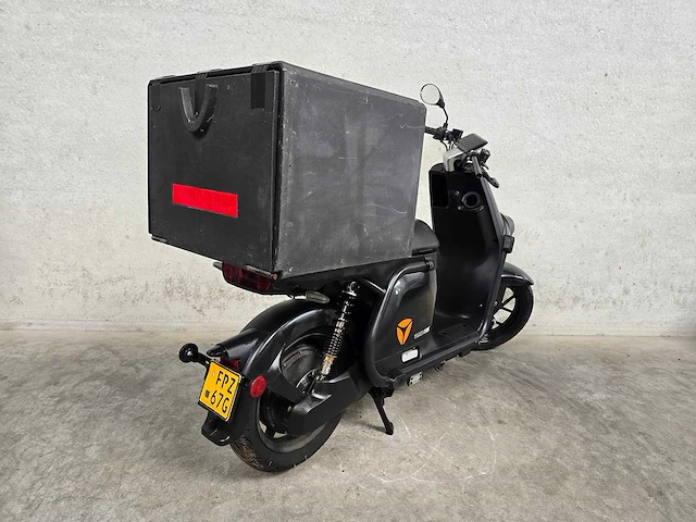 Yadea - bromscooter - y1s - brommer - afbeelding 5 van  8