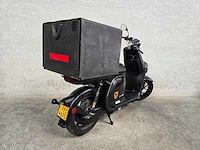 Yadea - bromscooter - y1s - brommer - afbeelding 5 van  8