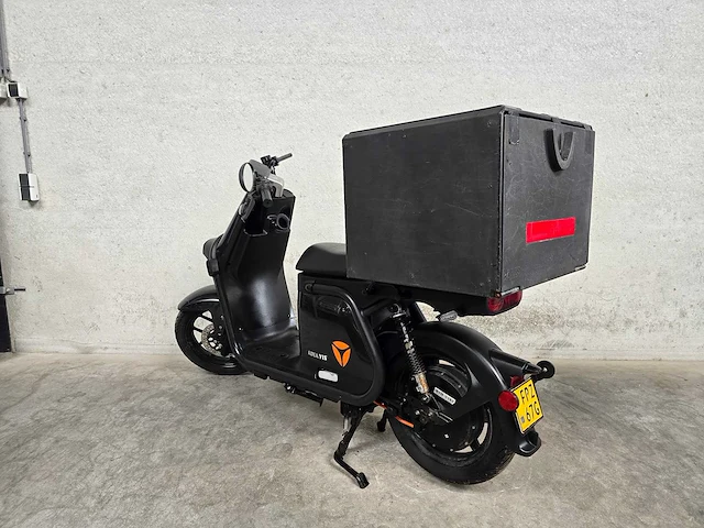 Yadea - bromscooter - y1s - brommer - afbeelding 6 van  8