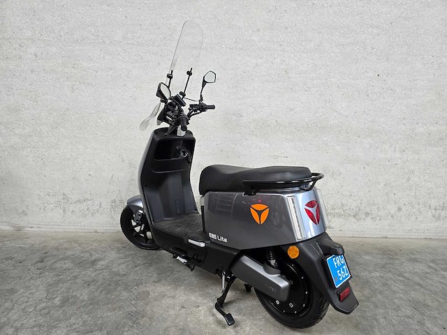 Yadea - snorscooter - e8s lite - elektrische 25km uitvoering frg56z - afbeelding 5 van  7