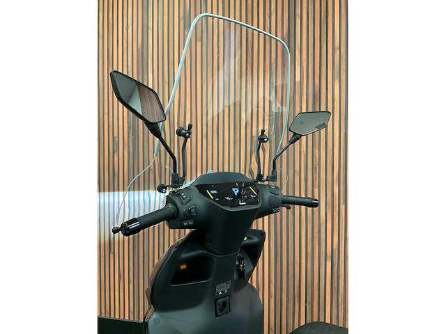 Yadea voltguard e-scooter fvg-43-j - afbeelding 16 van  31