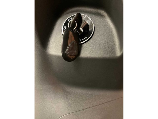 Yadea voltguard e-scooter fvg-43-j - afbeelding 18 van  31