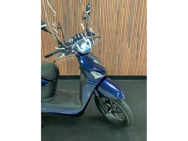 Yadea voltguard e-scooter fvg-43-j - afbeelding 21 van  31
