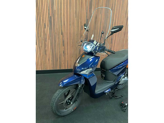Yadea voltguard e-scooter fvg-43-j - afbeelding 26 van  31