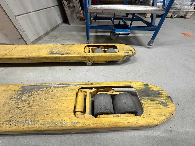 Yale - hydraulische palletwagen - afbeelding 2 van  3