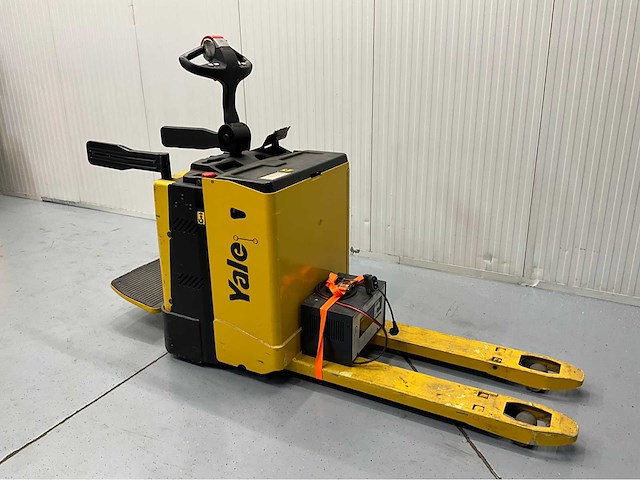 Yale - mp20x - elektrische meerij palletwagen - acculader - afbeelding 10 van  12