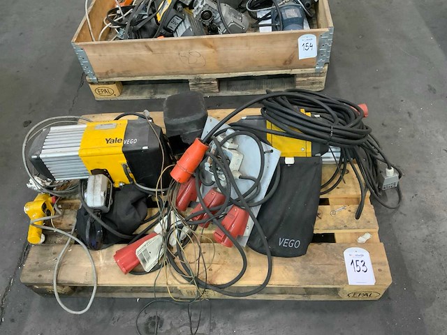 Yale vego elektrische kettingtakel (2x) - afbeelding 1 van  3