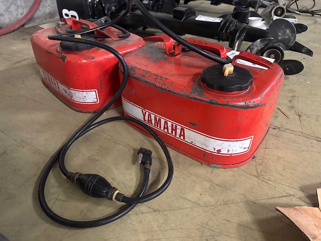 Yamaha - 12 liter - brandstoftank - buitenboordmotor (2x) - afbeelding 1 van  5