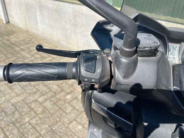 Yamaha - 2016 - x-max - personenauto - afbeelding 7 van  17