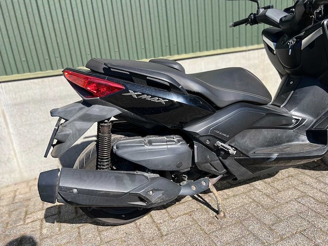 Yamaha - 2016 - x-max - personenauto - afbeelding 14 van  17