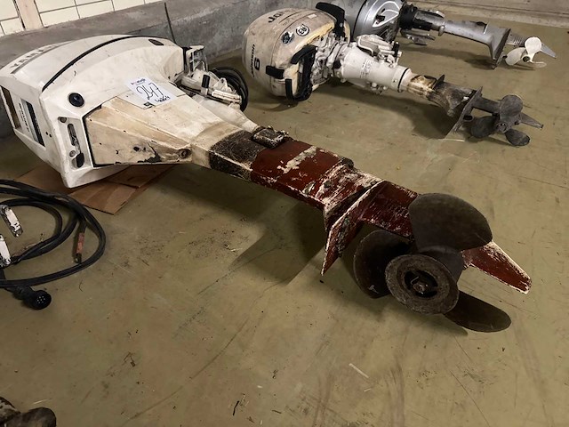 Yamaha - 4-takt - 9,9 pk - buitenboordmotor - afbeelding 1 van  6