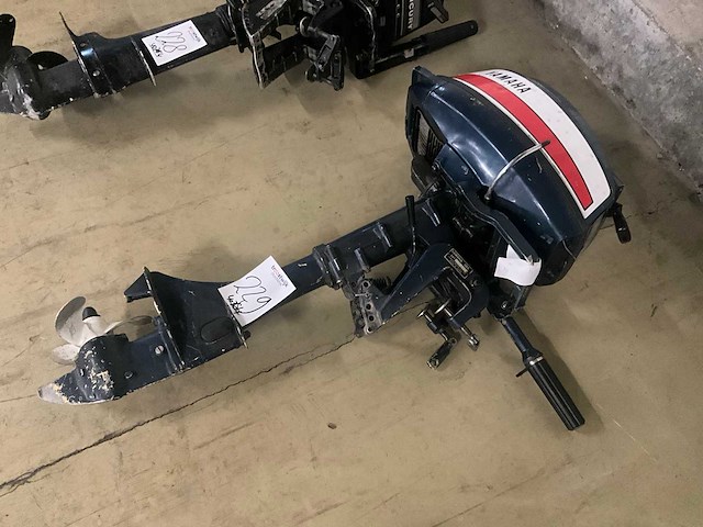 Yamaha - 5 pk - buitenboordmotor - afbeelding 1 van  2
