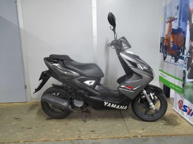 Yamaha - bromscooter - aerox r injectie - scooter - afbeelding 8 van  11