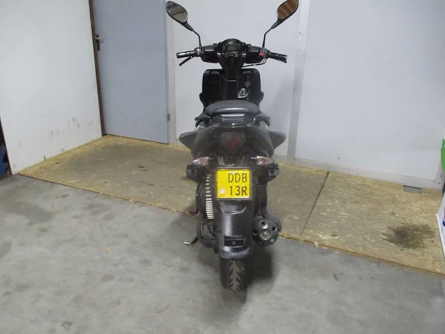 Yamaha - bromscooter - aerox r injectie - scooter - afbeelding 10 van  11