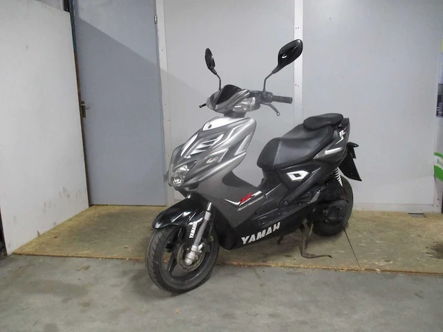 Yamaha - bromscooter - aerox r injectie - scooter - afbeelding 8 van  11