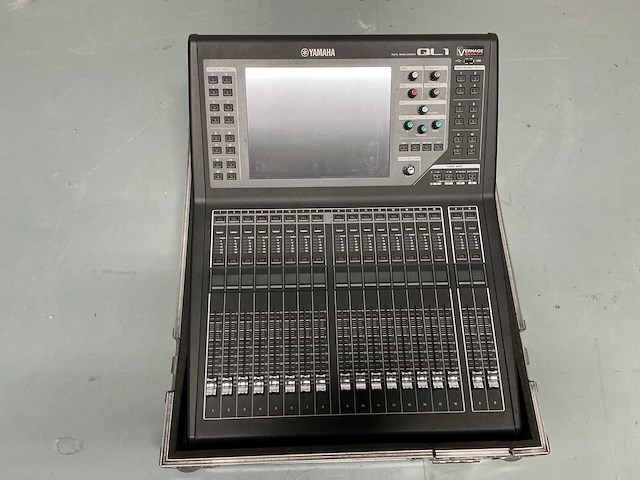 Yamaha - digital mixing console - afbeelding 3 van  10