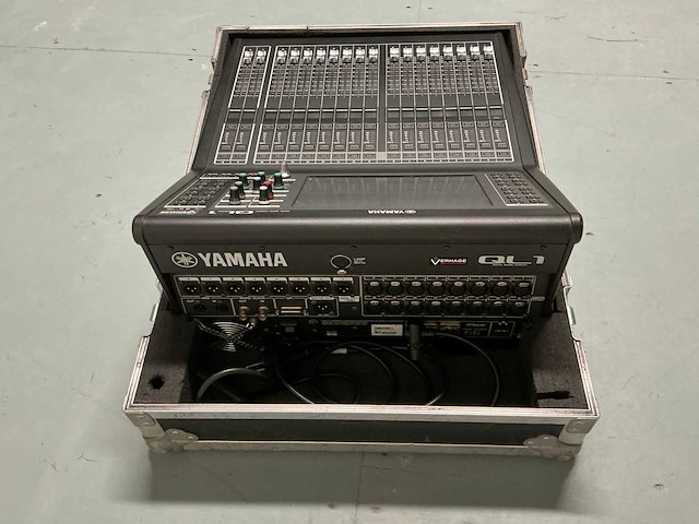 Yamaha - digital mixing console - afbeelding 10 van  10