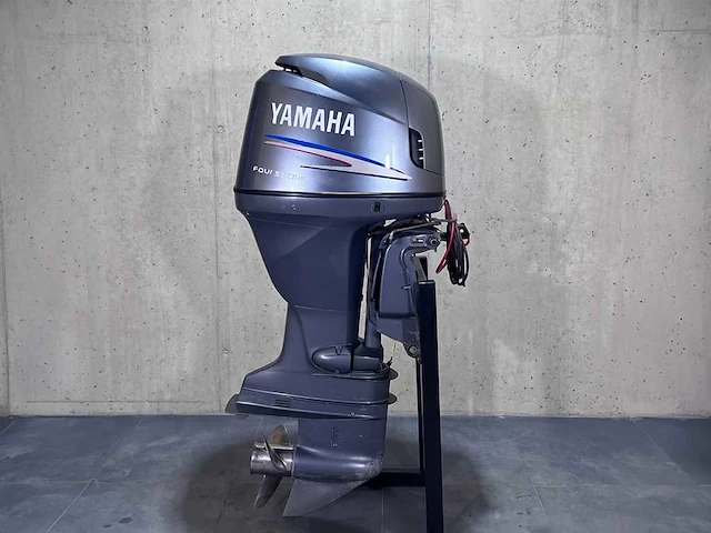 Yamaha - extra langstaart - 115 pk - 4-takt - buitenboordmotor - afbeelding 1 van  1