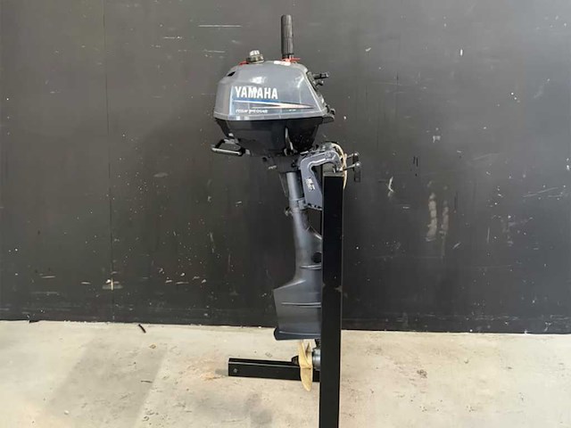 Yamaha - langstaart - 2,5 pk - 4-takt - buitenboordmotor - afbeelding 1 van  1