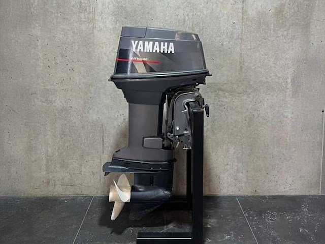 Yamaha - langstaart - 60 pk - 2-takt - buitenboordmotor - afbeelding 1 van  1