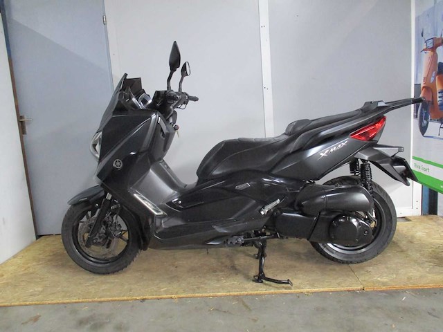 Yamaha - motor scooter - yp 250r ra abs x max - motorfiets - afbeelding 1 van  11