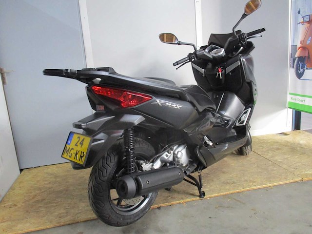 Yamaha - motor scooter - yp 250r ra abs x max - motorfiets - afbeelding 9 van  11