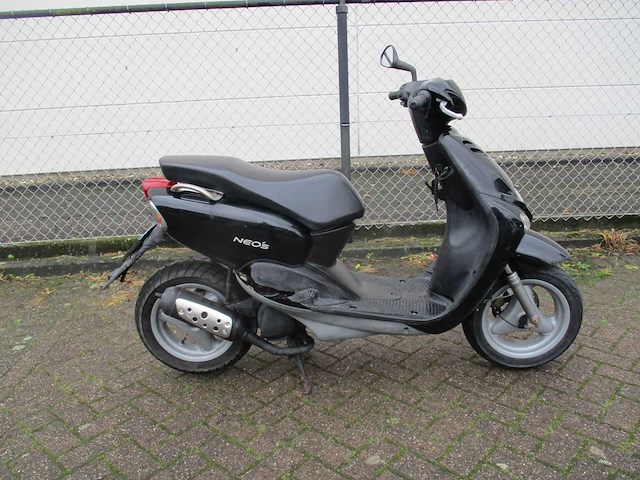 Yamaha - snorscooter - neo's 2 t - scooter - afbeelding 8 van  11