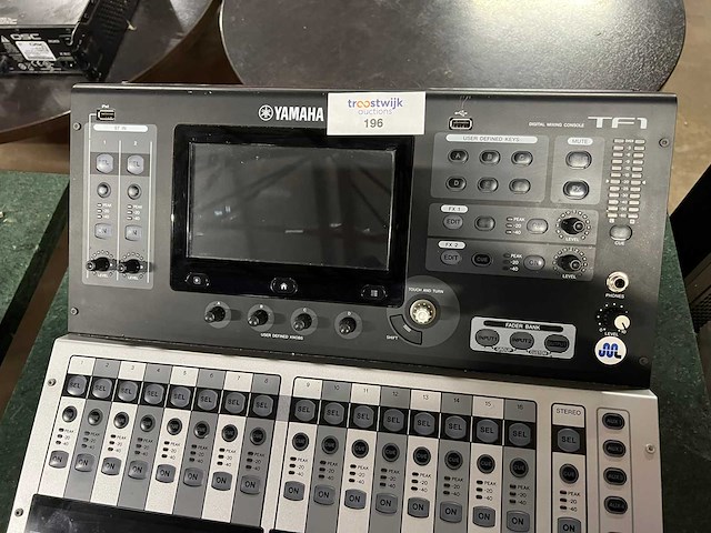 Yamaha - tf1 - digitale mengtafel - afbeelding 2 van  5