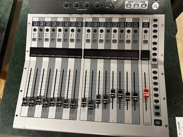 Yamaha - tf1 - digitale mengtafel - afbeelding 5 van  5