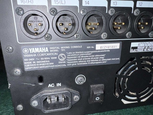 Yamaha - tf1 - digitale mengtafel - afbeelding 4 van  5