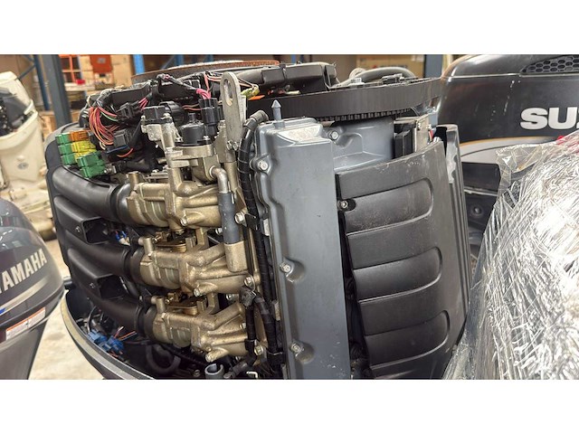 Yamaha - xl-staart - 200 pk - 4-takt - buitenboordmotor - afbeelding 1 van  2