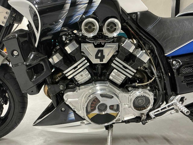 Yamaha 2lt vmax 1200 motorfiets - afbeelding 15 van  17