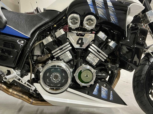 Yamaha 2lt vmax 1200 motorfiets - afbeelding 17 van  17