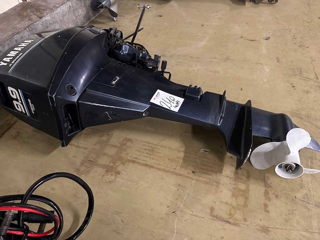 Yamaha 4 stroke - 9.9 pk - buitenboordmotor - afbeelding 1 van  5