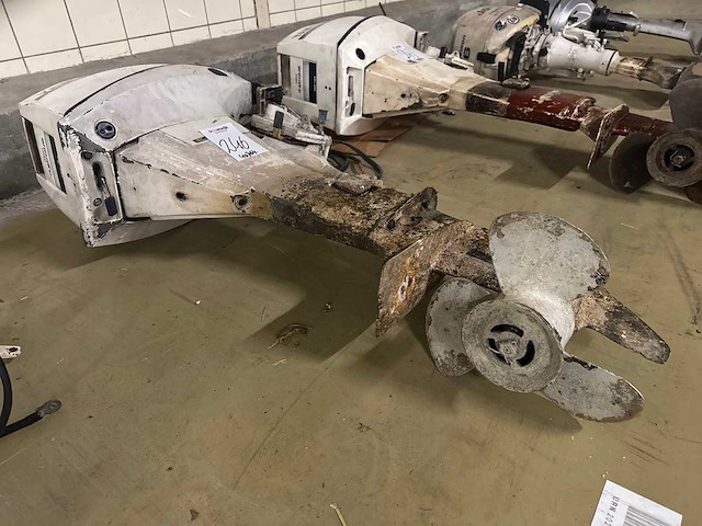 Yamaha 4 stroke - 9.9 pk - buitenboordmotor - afbeelding 1 van  6